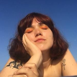 Meet your Posher, Avery